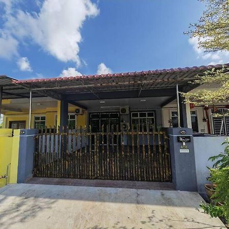 Mawar Homestay Netflix Cuckoo Mersing Εξωτερικό φωτογραφία